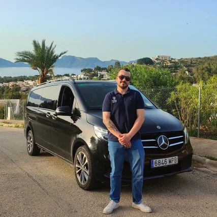 Enjoy a comfortable private journey through Mallorca's landscapes
